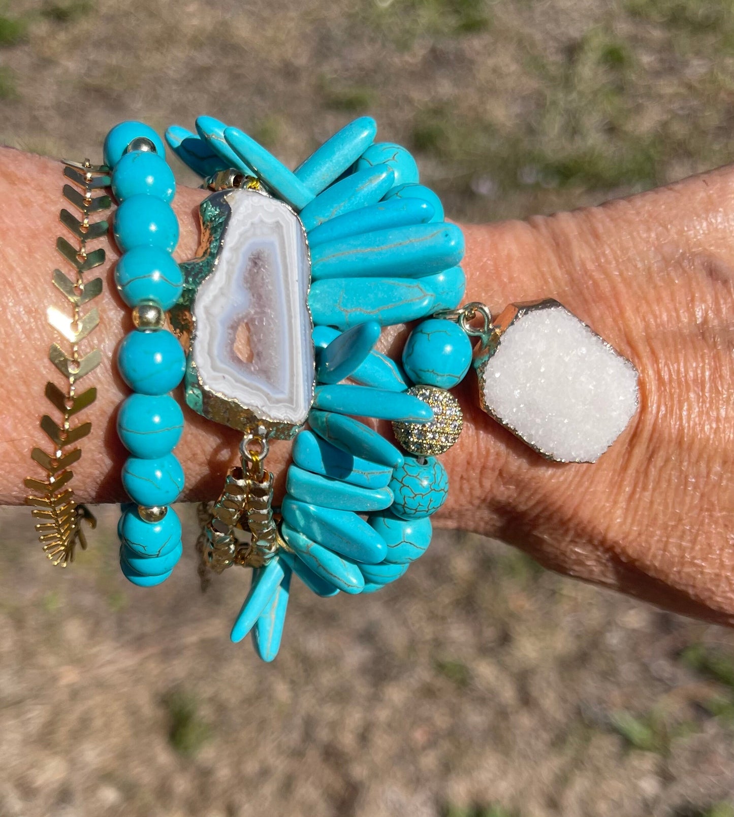 Turquoise blue howlite/Agate slice bracelet/gold arrow bracelet