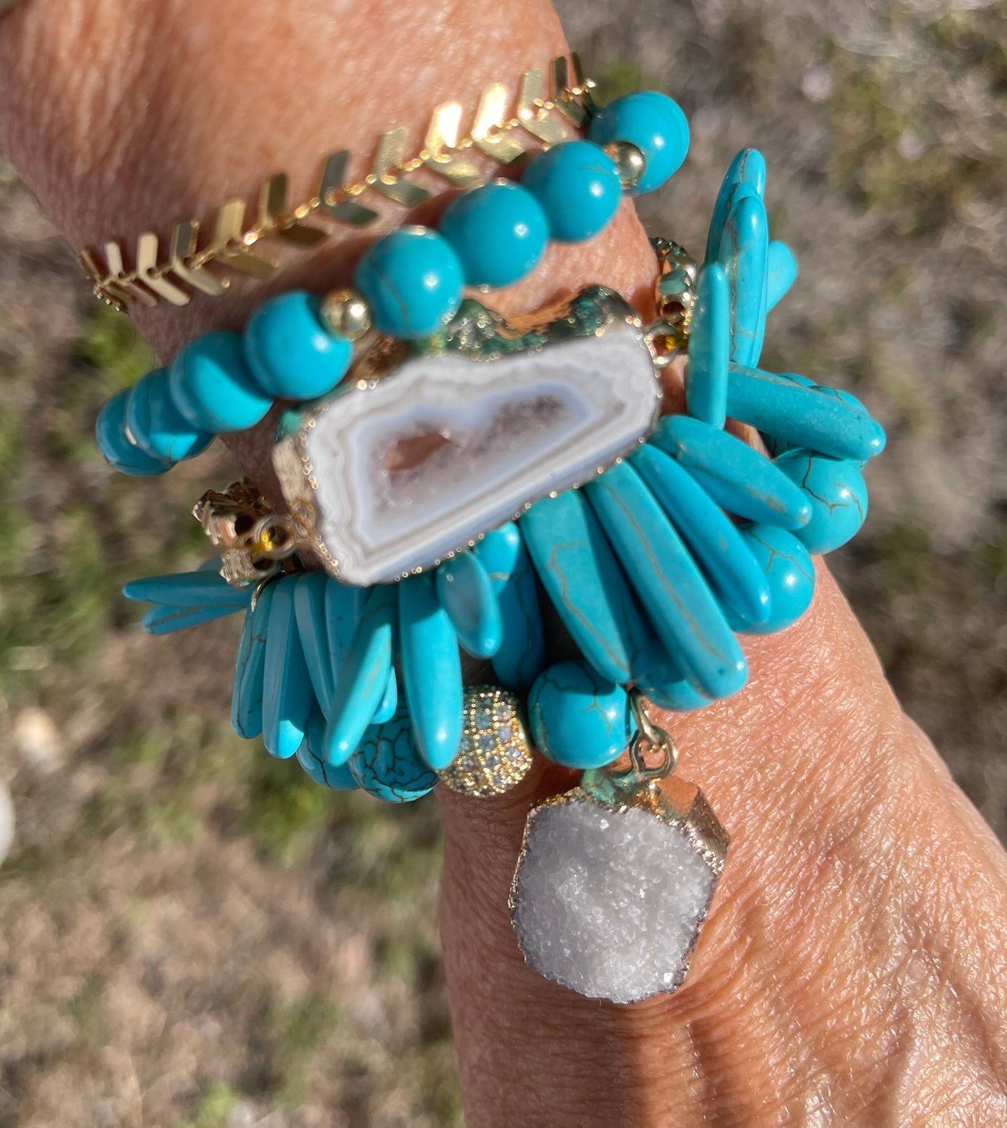 Turquoise blue howlite/Agate slice bracelet/gold arrow bracelet